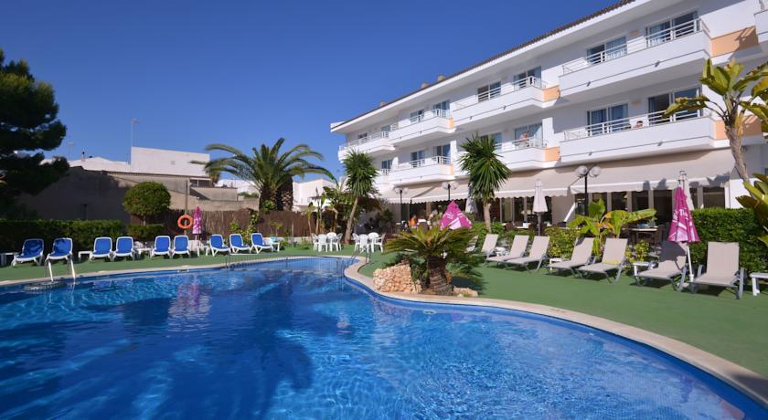 Maracaibo Aparthotel Can Picafort  Exterior photo