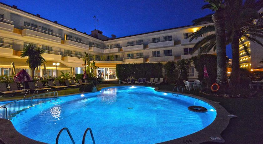 Maracaibo Aparthotel Can Picafort  Exterior photo
