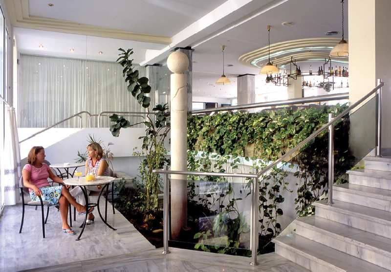 Maracaibo Aparthotel Can Picafort  Exterior photo