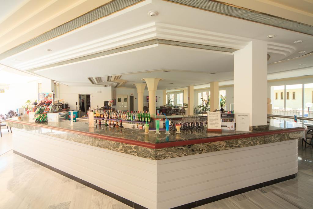 Maracaibo Aparthotel Can Picafort  Exterior photo
