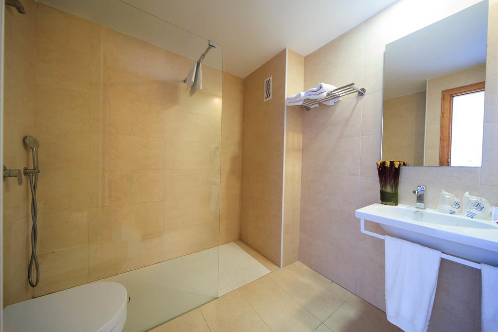 Maracaibo Aparthotel Can Picafort  Exterior photo