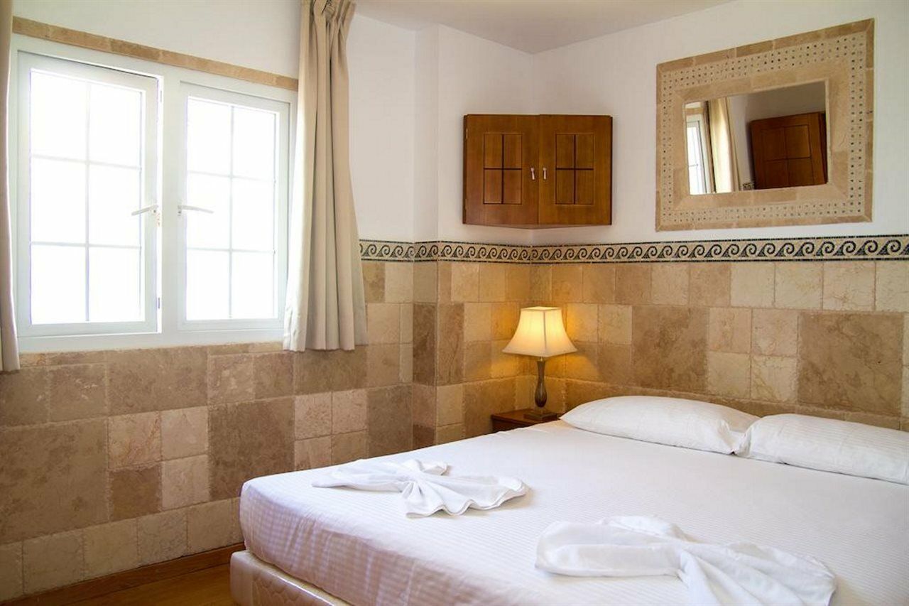 Maracaibo Aparthotel Can Picafort  Exterior photo